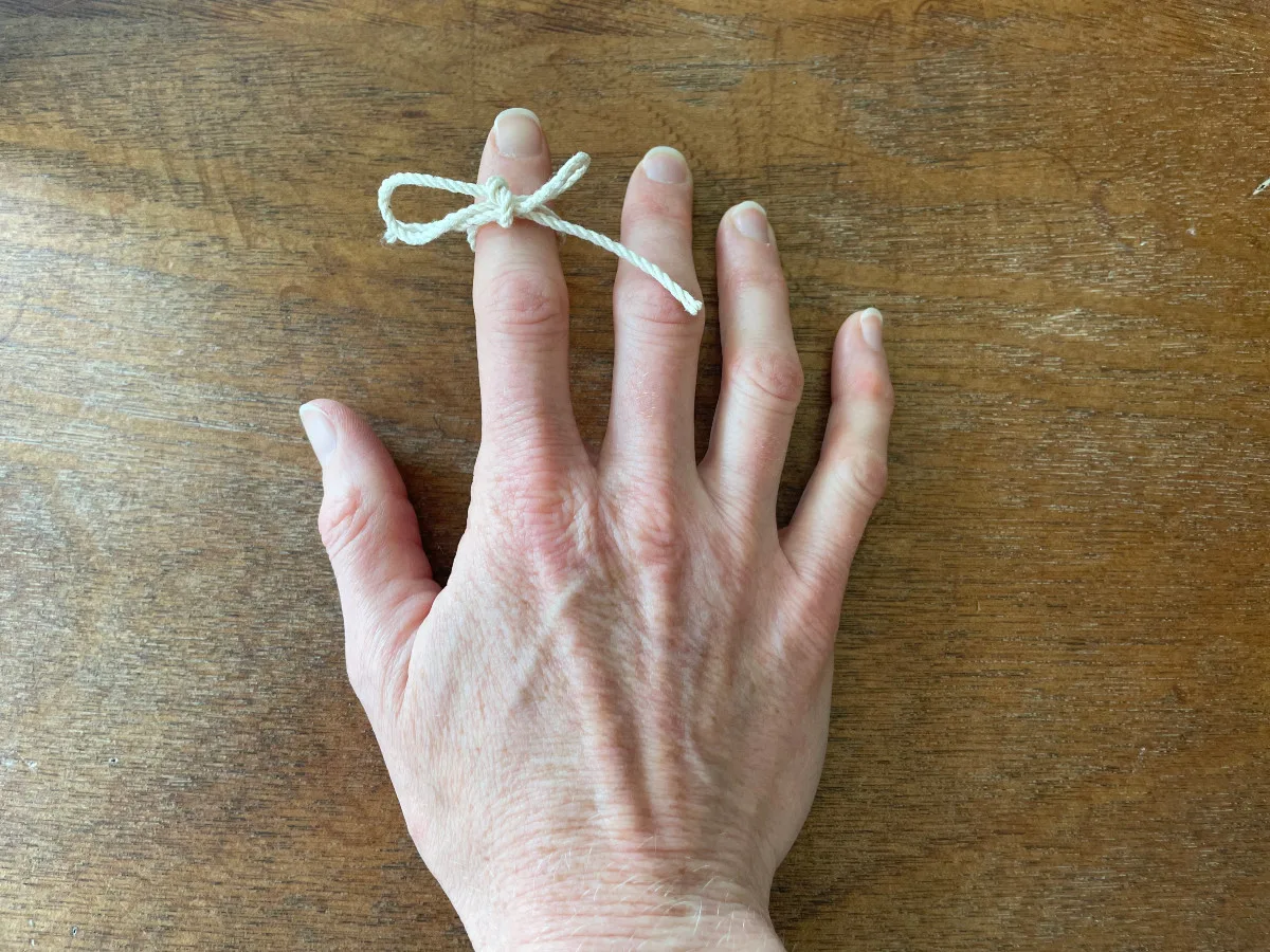 string on finger to remember: does brain fog from menopause go away